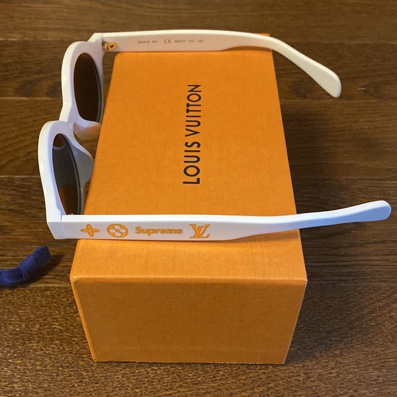 Louis Vuitton x Supreme Downtown Sunglasses - white - Picture 4 of 4